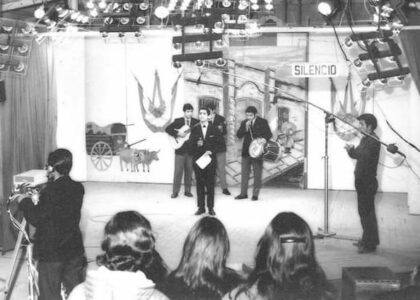 Thumbnail for the post titled: Superama TV: Pioneros de la televisión en la Patagonia petrolera.